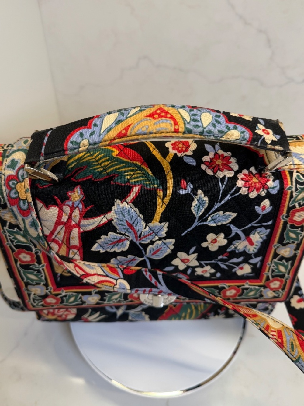 Vera Bradley Versailles Julia Crossbody Bag with Turnlock Closure - Picture 3 of 9